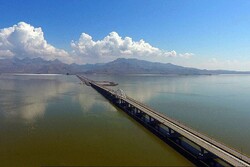 پایش ماهواره ای تغییرات سطح آب دریاچه ارومیه/ کاهش ۱۰ درصدی مساحت مهمترین پهنه آبی کشور