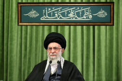 انقلاب اسلامی نے اساسی مسائل میں نقش آفرینی کا نشان جوانوں کے سینہ پر آویزاں کیا