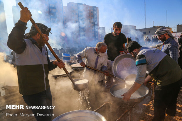 طبخ ۷۲ دیگ غذای نذری به مناسبت روز مادر در بجنورد