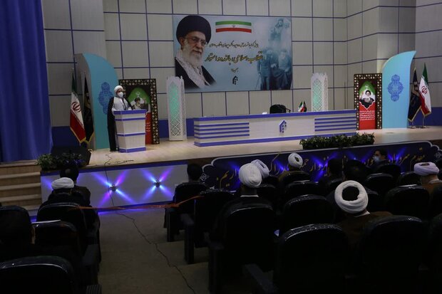 انقلاب اسلامی بدون توقف، به سمت تعالی حرکت می کند