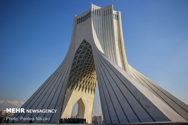 بازدید از برج آزادی در روز زن رایگان شد