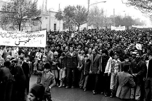 یەکگرتوویی گەلانی ئێران گرینگترین هۆکاری سەرکەوتنی شۆڕشی ئیسلامییە