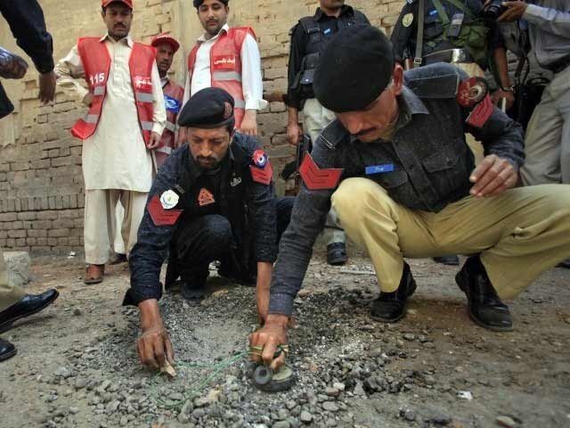 پاکستان میں یوم یکجہتی کشمیر ریلی پر دستی بم حملے میں 16 افراد زخمی