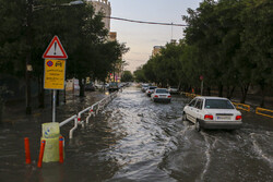ورود سامانه بارشی از غرب کشور/وزش باد در جنوب تهران