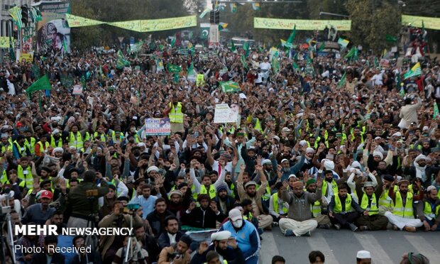 راهپیمایی روز همبستگی با کشمیر در پاکستان