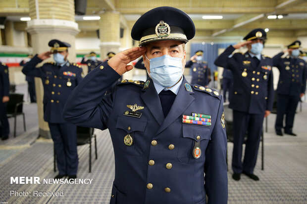 استقبال قائد الثورة الإسلامية لقادة وكوادر القوة الجوية للجيش الإيراني