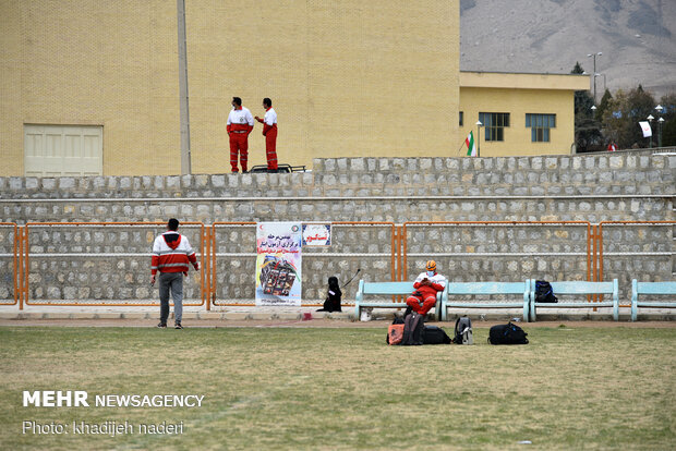 Red Crescent rescue dogs' drill in Isfahan
