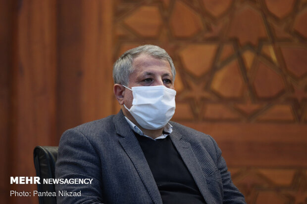 رئیس شورای شهر تهران آرای خود را به صندوق انداخت