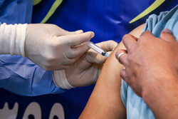 آغاز مرحله نخست واکسیناسیون کرونا در استان گیلان با ۱۳۰ نفر