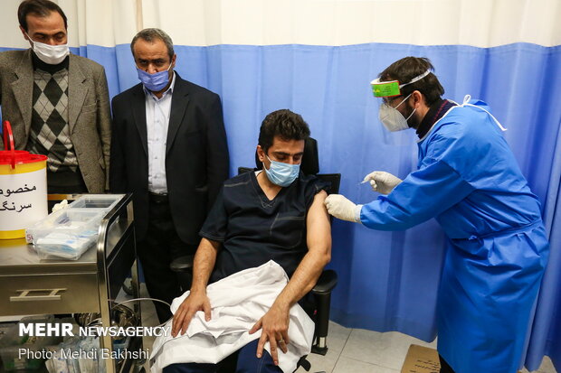 واکسیناسیون کرونا در استان بوشهر آغاز شد