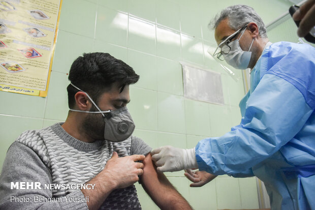 آغاز سراسری واکسیناسیون کرونا در ایران