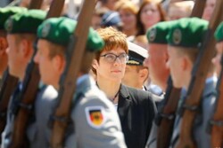 وزیر دفاع آلمان خواستار اصلاح ساختار ارتش شد