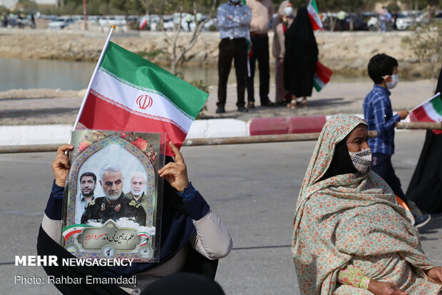 مردم جنوب کرمان در جشن پیروزی انقلاب شرکت کردند