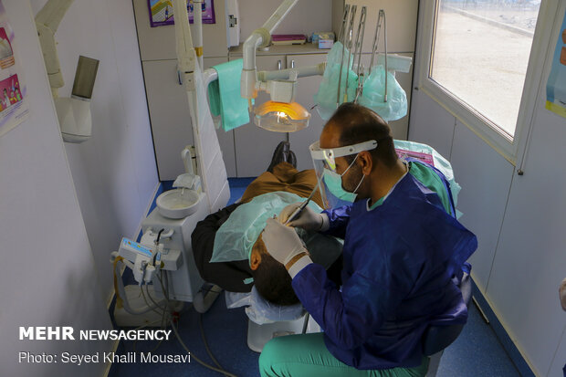 ارائه ۱۵۰ خدمت دندانپزشکی به نیازمندان حاشیه نشین سنندج
