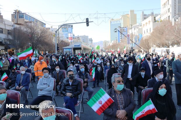 راهپیمایی موتوری و خودرویی در سالروز پیروزی انقلاب اسلامی در مشهد