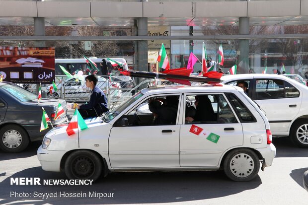 راهپیمایی موتوری و خودرویی در سالروز پیروزی انقلاب اسلامی در مشهد