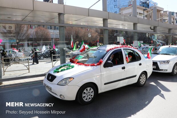 راهپیمایی موتوری و خودرویی در سالروز پیروزی انقلاب اسلامی در مشهد