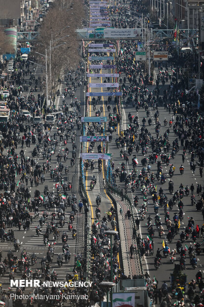 جشن سالروز پیروزی انقلاب اسلامی در میدان آزادی