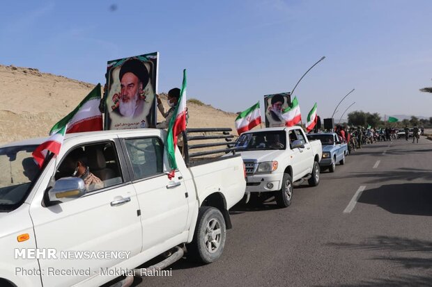 برگزاری راهپیمایی ۲۲ بهمن به‌صورت خودرویی در شهرستان سیریک - هرمزگان