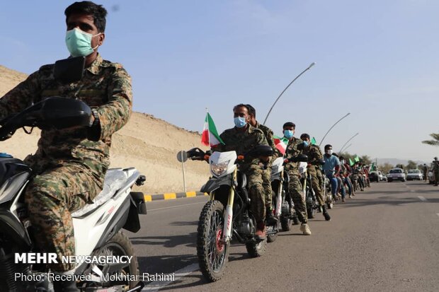 برگزاری راهپیمایی ۲۲ بهمن به‌صورت خودرویی در شهرستان سیریک - هرمزگان