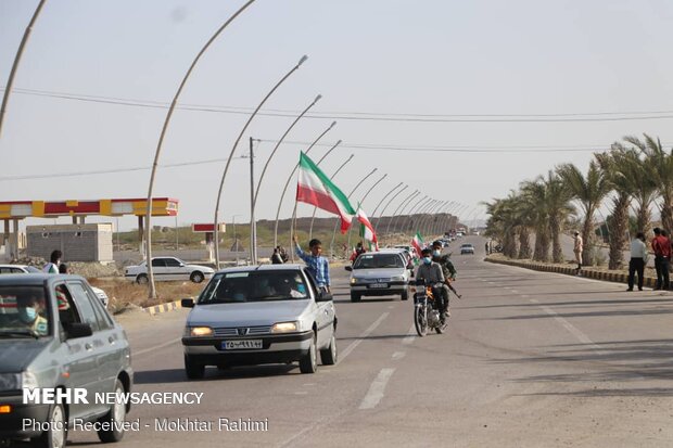 برگزاری راهپیمایی ۲۲ بهمن به‌صورت خودرویی در شهرستان سیریک - هرمزگان