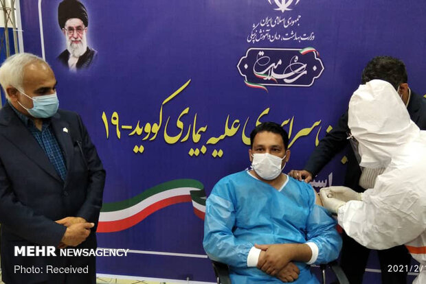 آغاز نخستین مرحله از واکسیناسیون کرونا در بیمارستان شهید محمدی بندرعباس
