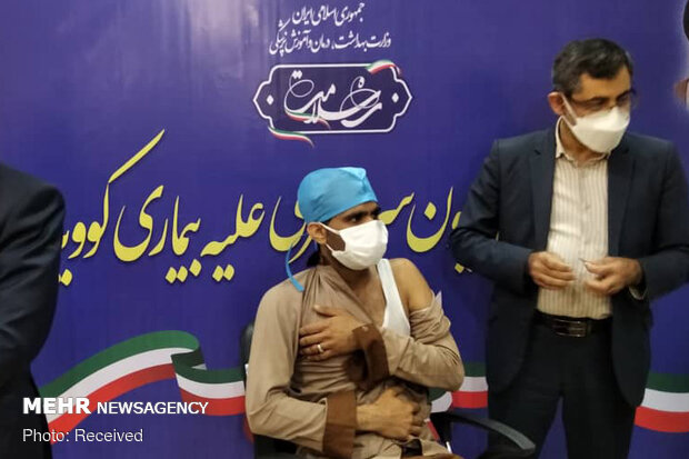 آغاز نخستین مرحله از واکسیناسیون کرونا در بیمارستان شهید محمدی بندرعباس