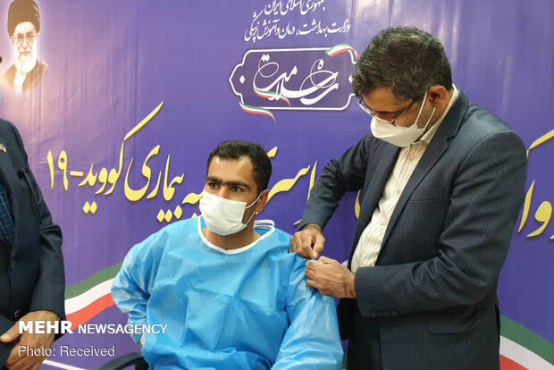 آغاز نخستین مرحله از واکسیناسیون کرونا در بیمارستان شهید محمدی بندرعباس