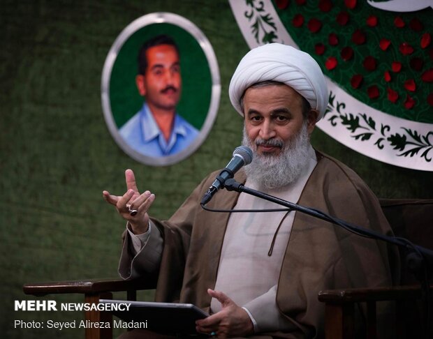 انتخاب ریاست جمهوری بادید غیرسیاسی/جامعه دچار سیاست زدگی نشود انتخاب ریاست جمهوری بادید غیرسیاسی/جامعه دچار سیاست زدگی نشود