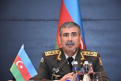 Azerbaycan Savunma Bakanı Türkiye’ye gitti