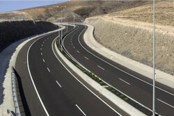 عملیات احداث بزرگراه سراب- بستان آباد درحال اتمام است