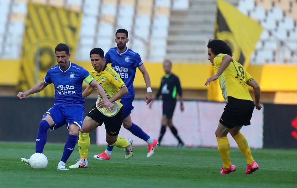 Sepahan move top of IPL table - Tehran Times