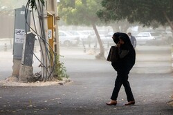 احتمال وقوع تندباد و گردوخاک در غرب اصفهان/ هواشناسی هشدار داد