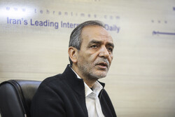 بازدید خانوادگی رهبر انقلاب از یک سریال؛ ضرغامی کار تاریخی دوست نداشت!