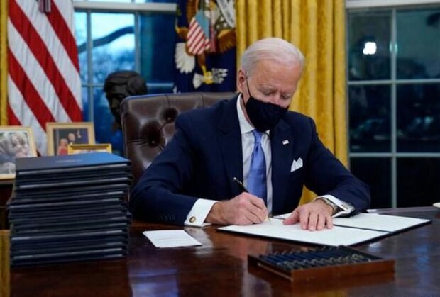 Biden extends national emergency, sanctions on Iran