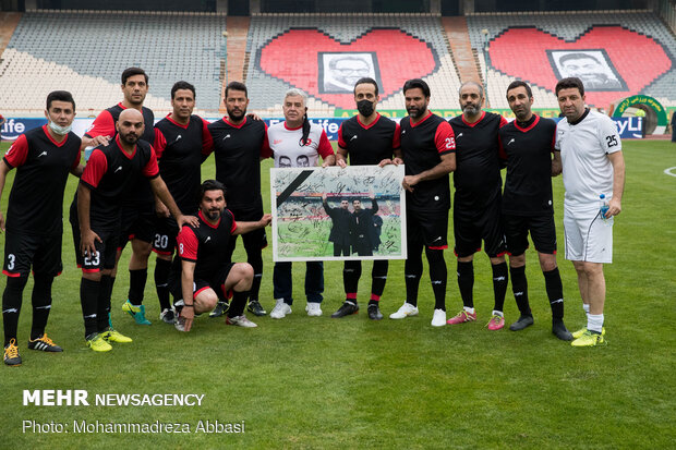 Veteran footballers play in remembrance of Minavand, Ansarian