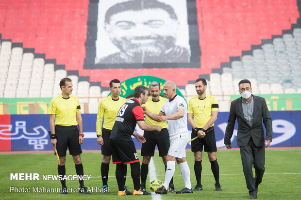 Veteran footballers play in remembrance of Minavand, Ansarian