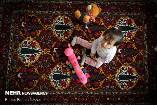 Traditional carpet weaving in Chaleshtar