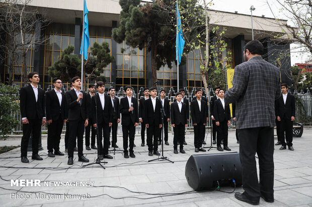 اجرای گروه سرود شهید فرجی در جشنواره موسیقی فجر