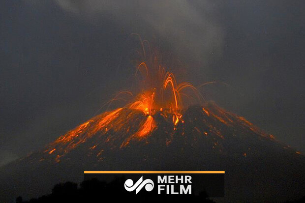 تصاویری دیدنی از گدازه های آتشفشان کوه اتنا در ایتالیا