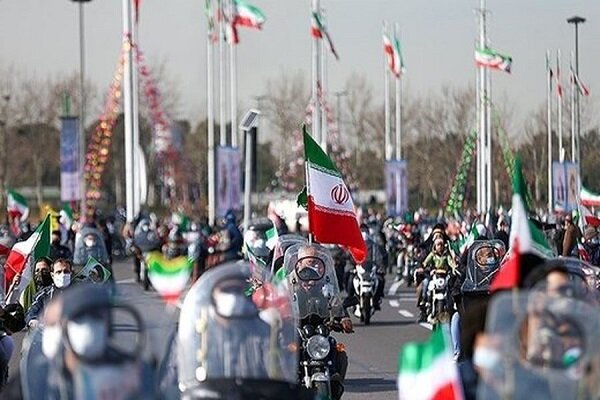 حضور پرشور مردم در یوم الله ۲۲ بهمن/ اهتزاز پرچم ایران در «ملک سلیمان»