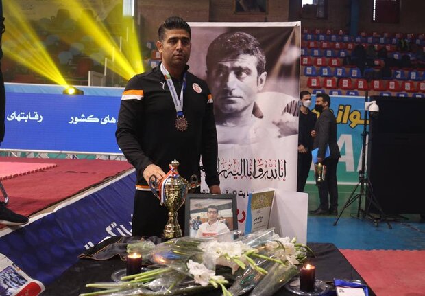 اشتباه داوری فینال را از ما گرفت/جام قهرمانی زیبنده لیگ برتر نبود اشتباه داوری فینال را از ما گرفت/جام قهرمانی زیبنده لیگ برتر نبود