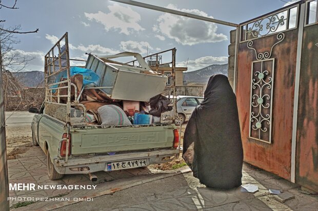 امداد رسانی تیم های عملیاتی در شهر زلزله زده سی سخت ادامه دارد