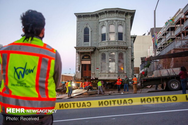 جابجایی خانه 139 ساله با استفاده از تریلی