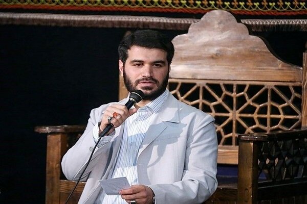 میثم مطیعی شب ولادت امام علی (ع) مدیحه سرایی می‌کند