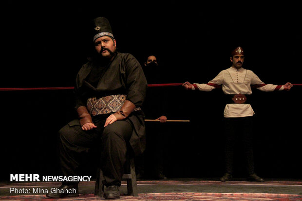 'Amineh' goes on stage in Tehran
