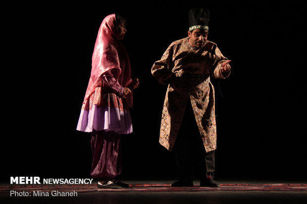 'Amineh' goes on stage in Tehran
