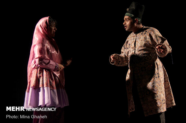 'Amineh' goes on stage in Tehran
