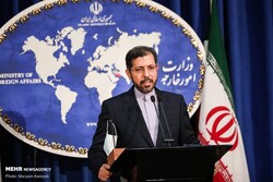 Iran investigating clashes with smugglers on border with Pak.