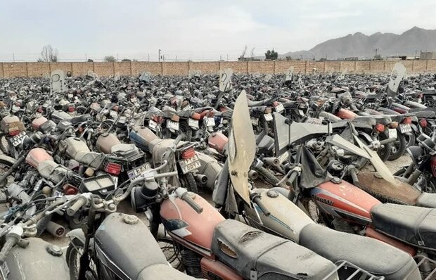رسوب  ۳۴ هزار موتورسیکلت در پارکینگ‌های نیروی انتظامی اصفهان 